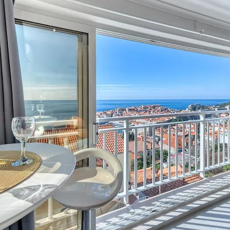Apartment Portolan's Amazing Sea & Old Town View