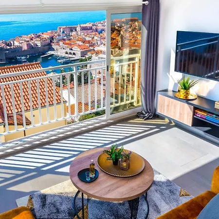 Portolan's Amazing Sea & Old Town View Apartment